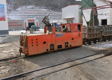 10噸架線式電機車山東金礦現場